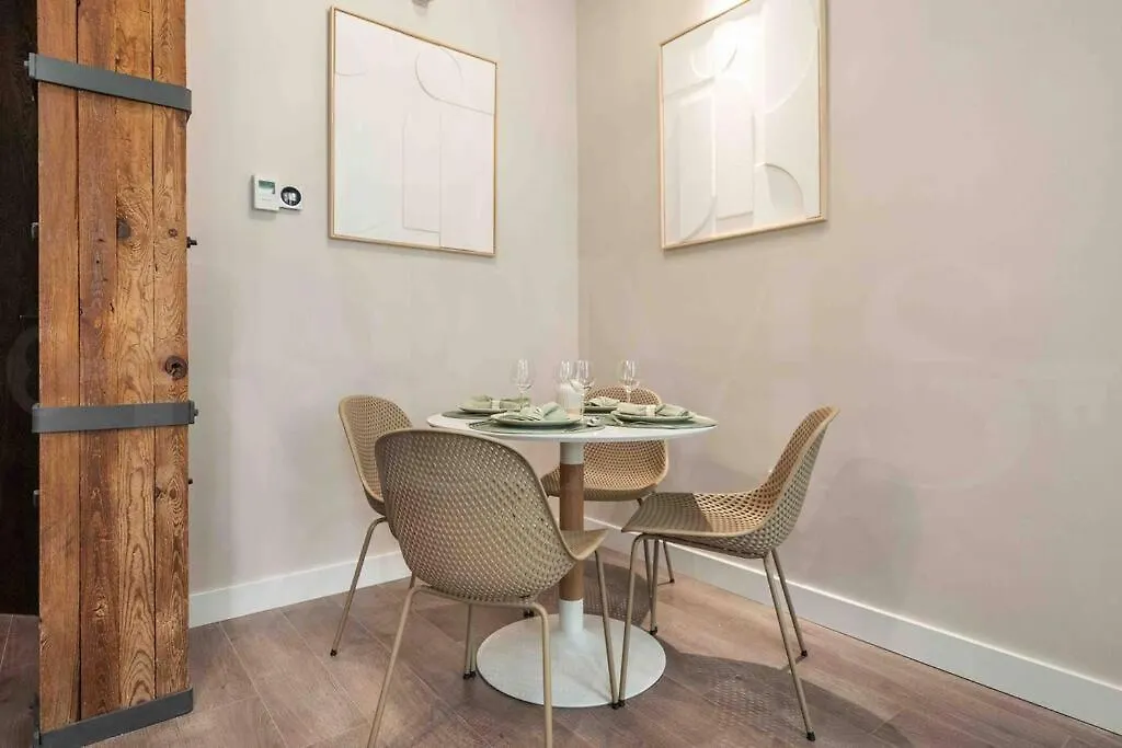 Eclectic & Elegant Apartment By Rems Málaga